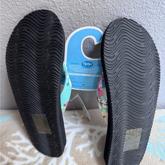 Floopi Floral Black Sandals~Size 8~New with Tags!! - Picture 5 of 5